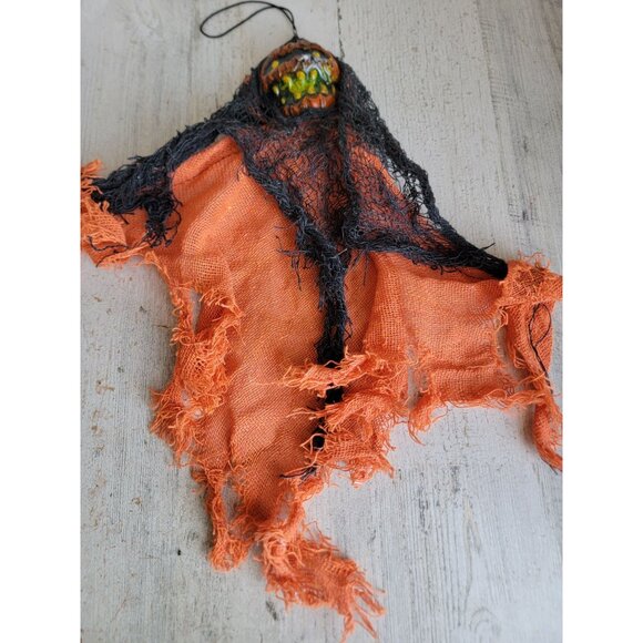 Mini hanging pumpkin scary face Halloween home decor prop - Picture 4 of 8